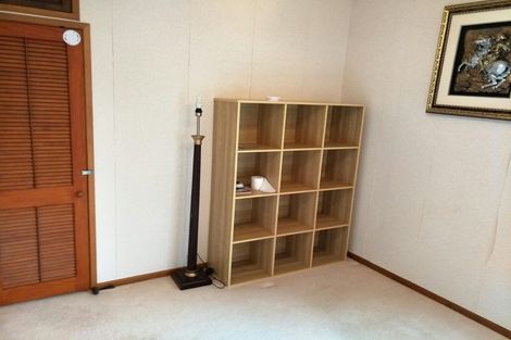 Photo of property in 6 Beaubank Road, Kelston, Auckland, 0602