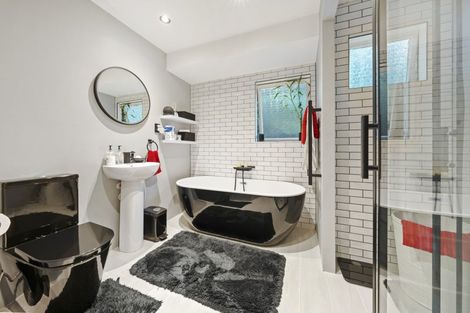 Photo of property in 19 Laser Place, Bayview, Auckland, 0629