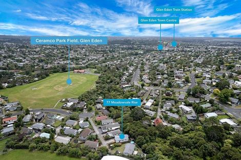 Photo of property in 77 Meadowvale Rise, Titirangi, Auckland, 0604