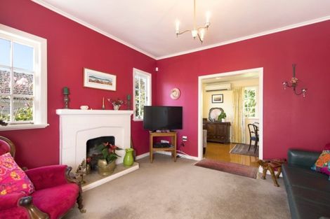 Photo of property in 14 Korau Road, Greenlane, Auckland, 1051