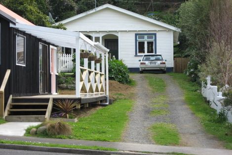 Photo of property in 22 Bracken Street, New Plymouth, 4310