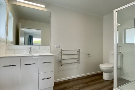 Photo of property in 13 Saint Vincent Terrace, Grenada Village, Wellington, 6037