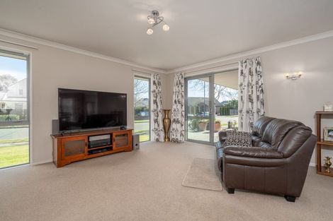 Photo of property in 6 Woodhurst Drive, Casebrook, Christchurch, 8051