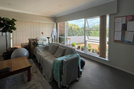 Photo of property in 129 Forrest Hill Road, Forrest Hill, Auckland, 0620