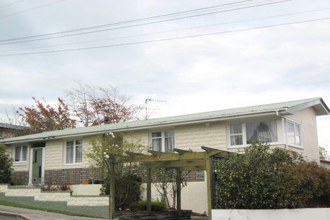 Photo of property in 16 Golfers Drive, Balclutha, 9230