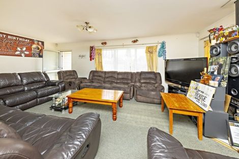 Photo of property in 17 Trounson Avenue, Clendon Park, Auckland, 2103
