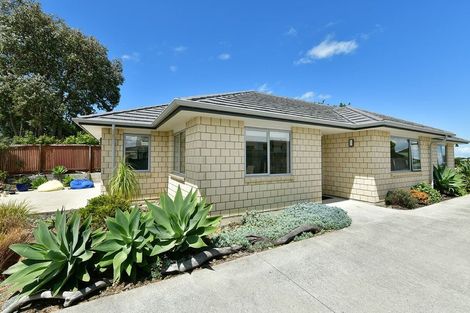 Photo of property in 1333 Whangaparaoa Road, Army Bay, Whangaparaoa, 0930