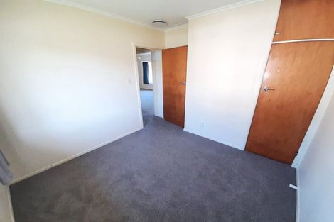 Photo of property in 2/27 Exmouth Road, Northcote, Auckland, 0627