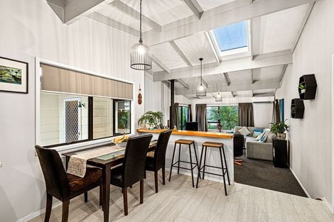 Photo of property in 12 Peterhouse Place, West Harbour, Auckland, 0618