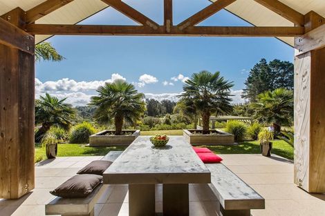 Photo of property in 127 Vaughans Road, Okura, Albany, 0792