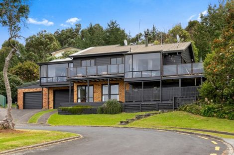 Photo of property in 122 Tuna Place, Onemana, Whangamata, 3691