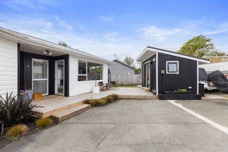 Photo of property in 15 Frederick Street, Two Mile Bay, Taupo, 3330
