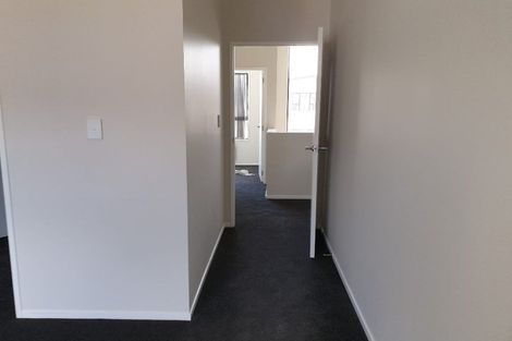 Photo of property in 21 Millcroft Lane, Ranui, Auckland, 0612