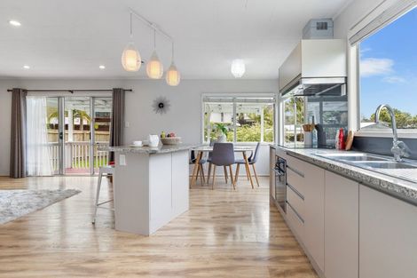 Photo of property in 7 Talmar Place, Massey, Auckland, 0614