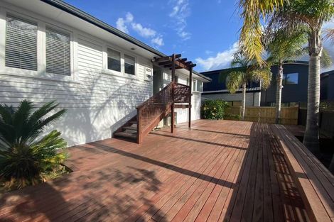 Photo of property in 15 Sandspit Road, Cockle Bay, Auckland, 2014