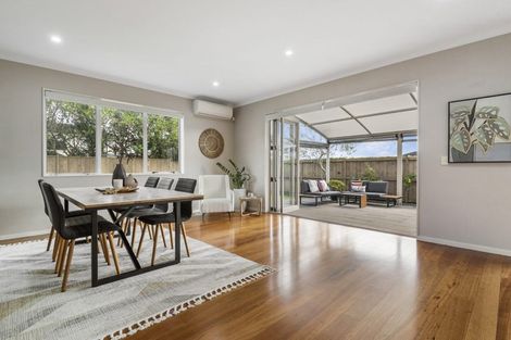 Photo of property in 42 Laurel Oak Drive, Schnapper Rock, Auckland, 0632