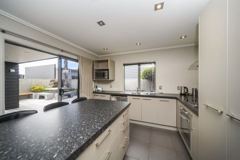 Photo of property in 25 Rosalie Terrace, Kelvin Grove, Palmerston North, 4414