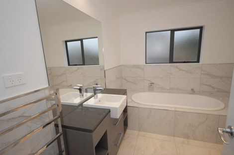 Photo of property in 14 Mauku Lane, Greenhithe, Auckland, 0632