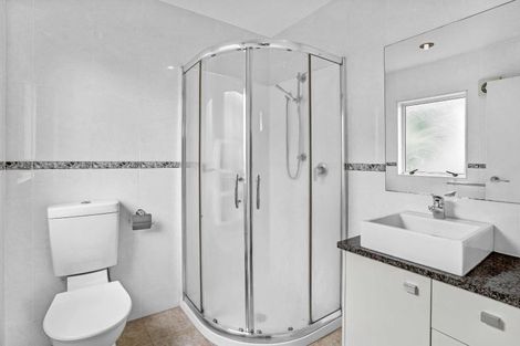 Photo of property in 25 Gibbston Crescent, Flat Bush, Auckland, 2016