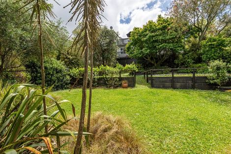 Photo of property in 40 Peter Terrace, Castor Bay, Auckland, 0620