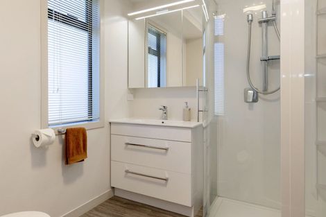 Photo of property in 3 Karaka Place, Kinloch, Taupo, 3377