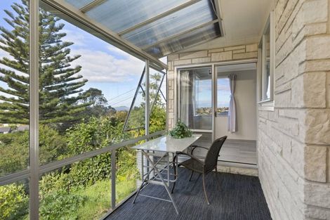 Photo of property in 12 Limmer Place, Browns Bay, Auckland, 0632
