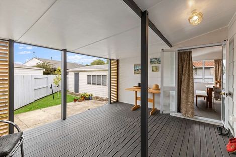 Photo of property in 8 Mercury Street, Milson, Palmerston North, 4414