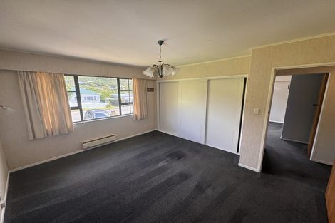 Photo of property in 25 Ngatitoa Street, Tawa, Wellington, 5028