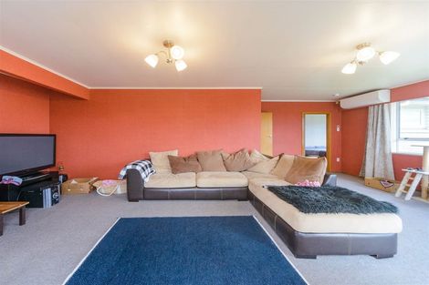 Photo of property in 5 Tararua Terrace, Cloverlea, Palmerston North, 4412
