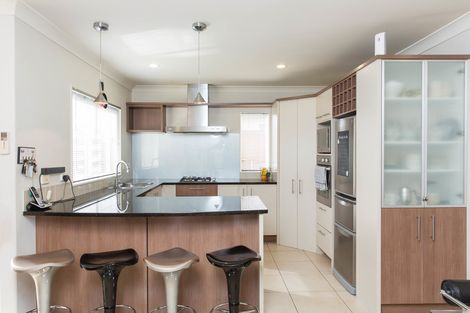 Photo of property in 8 Thyme Court, Flat Bush, Auckland, 2016