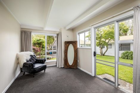 Photo of property in 30 Holsworthy Road, Lower Vogeltown, New Plymouth, 4310