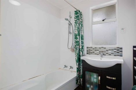 Photo of property in 66 Sievers Grove, Cannons Creek, Porirua, 5024
