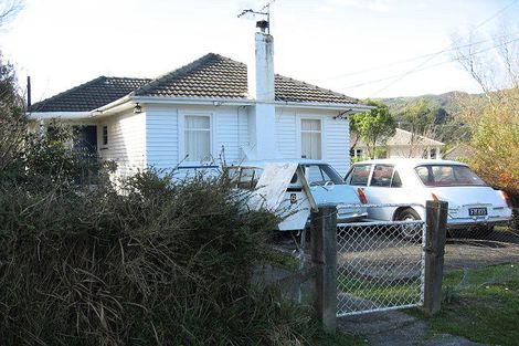Photo of property in 6 Mcgowan Road, Wainuiomata, Lower Hutt, 5014