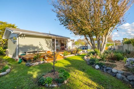 Photo of property in 9 Card Crescent, Featherston, 5710