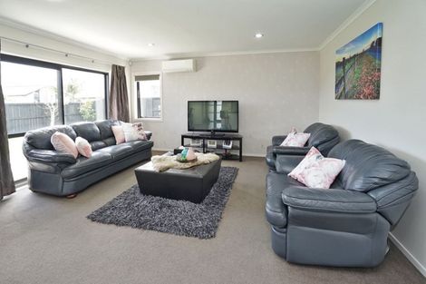 Photo of property in 14 Piwakawaka Court, Rototuna North, Hamilton, 3210