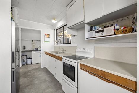 Photo of property in 18 Karekare Avenue, Raglan, 3225