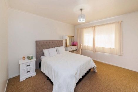 Photo of property in 1 Ayr Place, Hokowhitu, Palmerston North, 4410