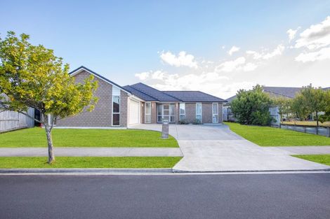 Photo of property in 15 Chalgrove Road, Huntington, Hamilton, 3210