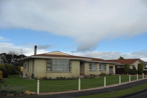 Photo of property in 16 Lowes Place, Solway, Masterton, 5810