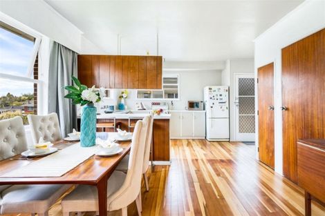 Photo of property in 53 Manhattan Heights, Glendene, Auckland, 0602