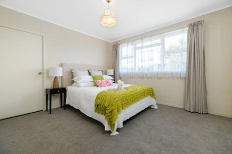 Photo of property in 2/92 Ngatai Road, Otumoetai, Tauranga, 3110