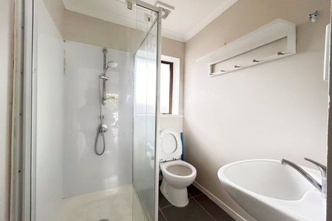 Photo of property in 24 Jillteresa Crescent, Half Moon Bay, Auckland, 2012