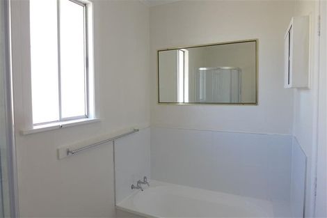 Photo of property in 3 Patts Avenue, Glendene, Auckland, 0602