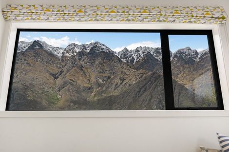 Photo of property in 37 Pendeen Crescent, Jacks Point, Queenstown, 9371