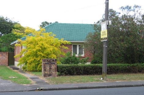 Photo of property in 24 Godley Road, Green Bay, Auckland, 0604