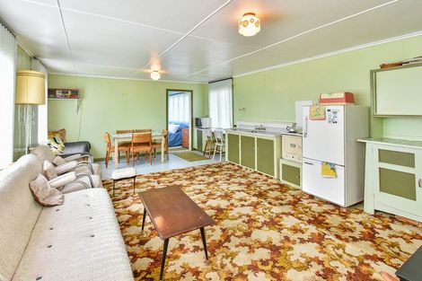 Photo of property in 72 Howard Road, Orere Point, 2585