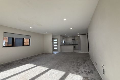Photo of property in 21 Bangla Place, Massey, Auckland, 0614