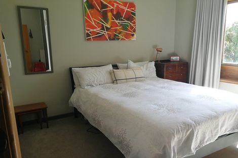 Photo of property in 180 Sutherland Road, Lyall Bay, Wellington, 6022