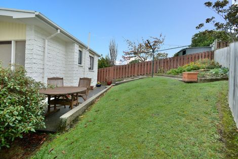 Photo of property in 35 Pioneer Crescent, Helensburgh, Dunedin, 9010