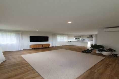 Photo of property in 9 Tesla Place, Totara Vale, Auckland, 0629